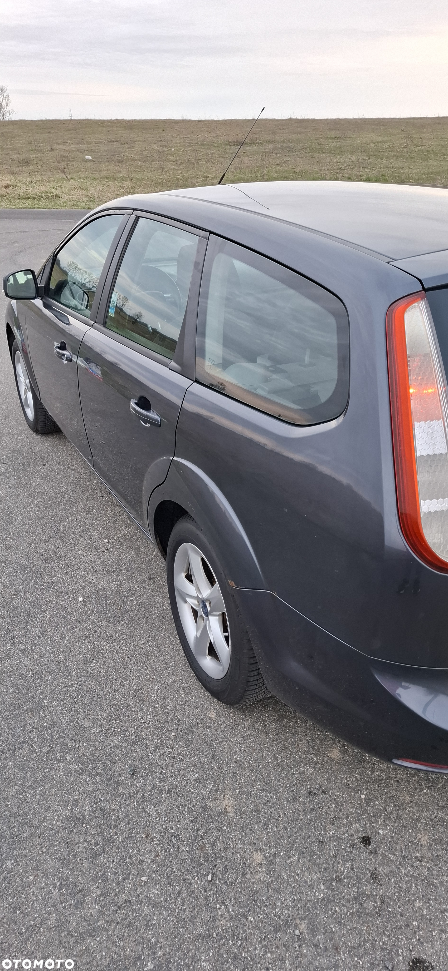 Ford Focus 1.6 Ghia - 13