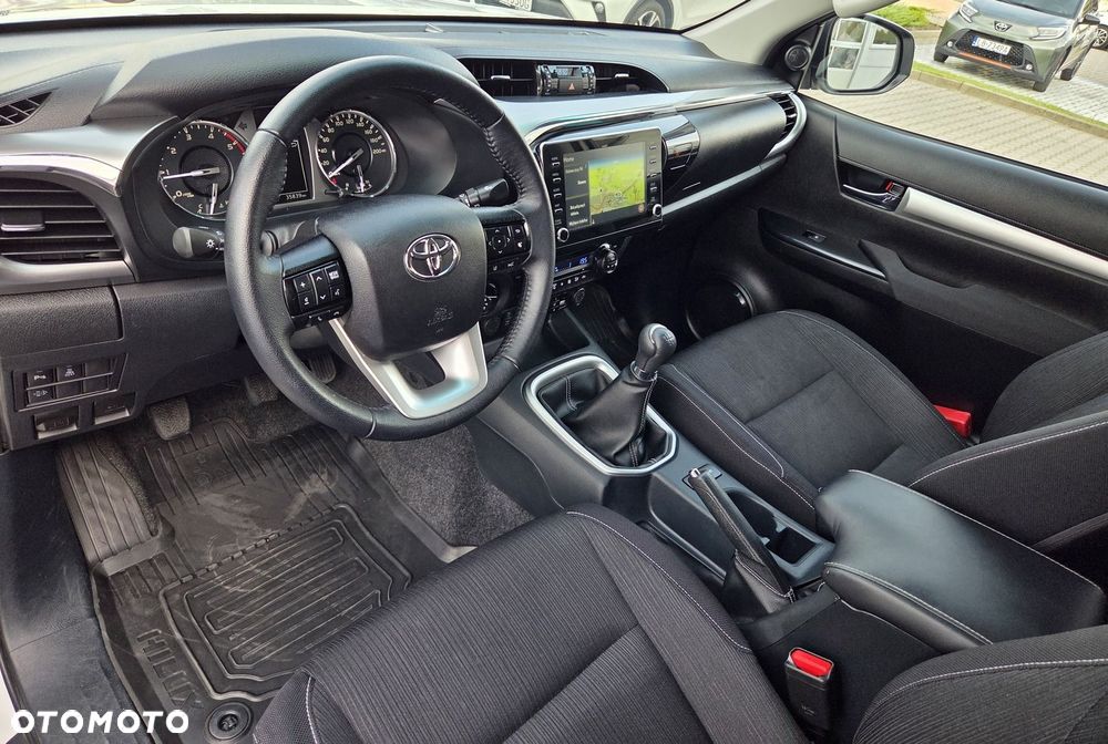 Toyota Hilux 2.8 D-4D Double Cab SR5 4x4 - 20
