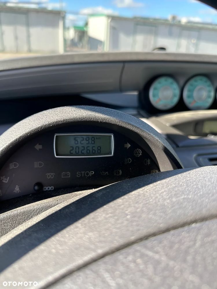 Citroën C8 2.2 16V Exclusive - 4