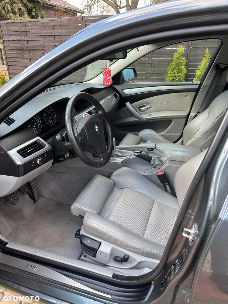 BMW Seria 5 525i - 8
