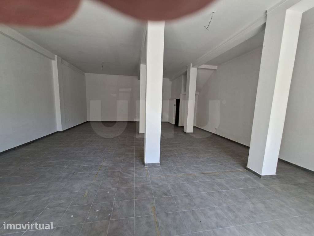 Loja ampla para venda em Hilarião - Torres Vedras. - Grande imagem: 4/5
