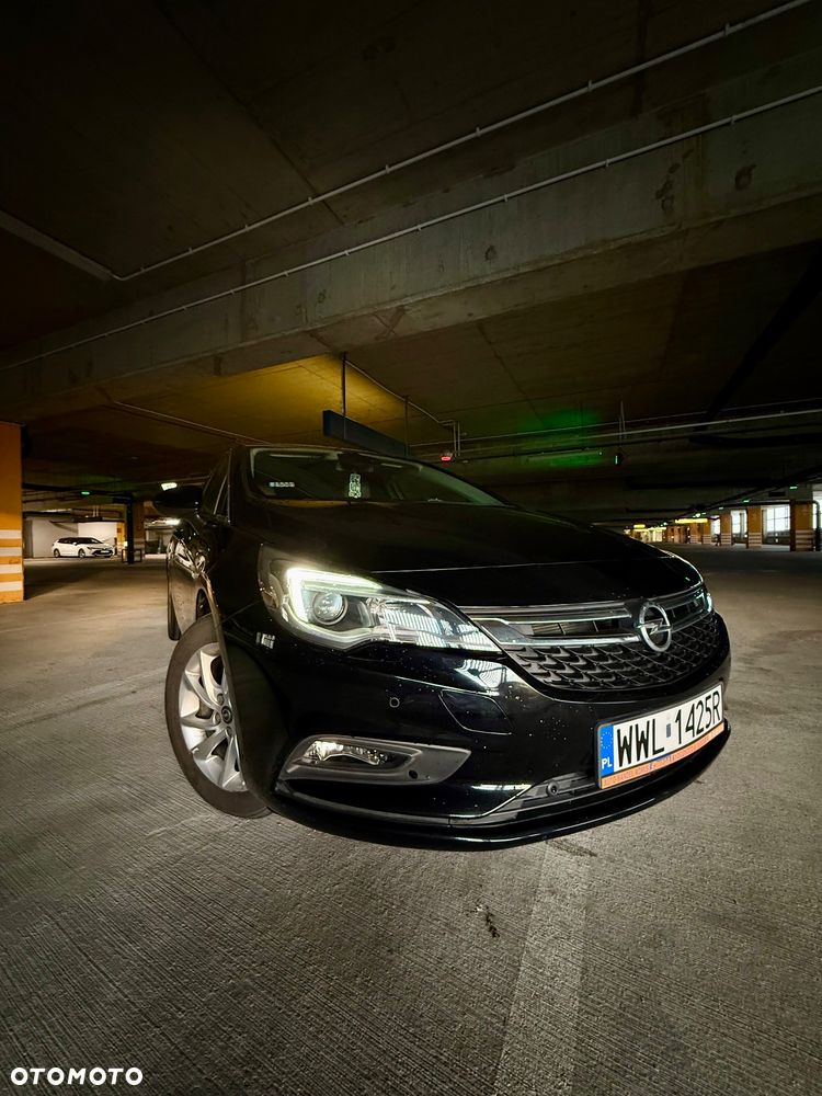 Opel Astra 1.6 CDTI Cosmo - 1