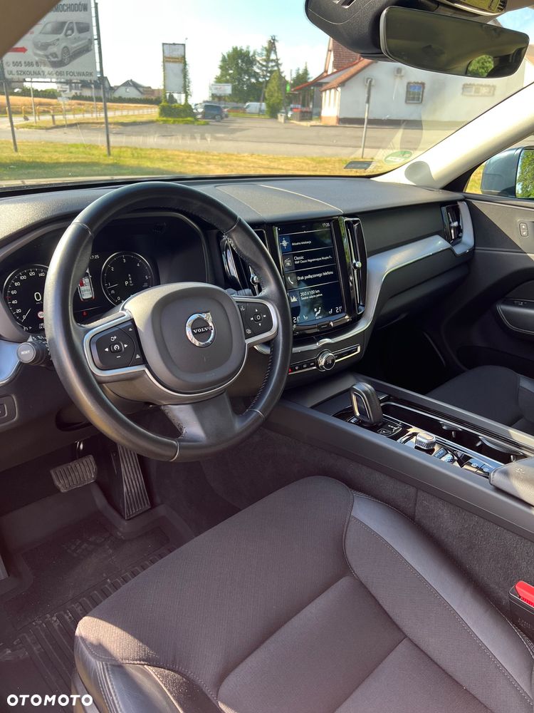 Volvo XC 60 B4 D AWD Momentum - 11