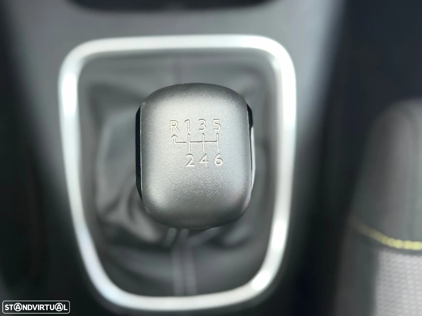 Citroën C3 1.2 PureTech Shine - 10