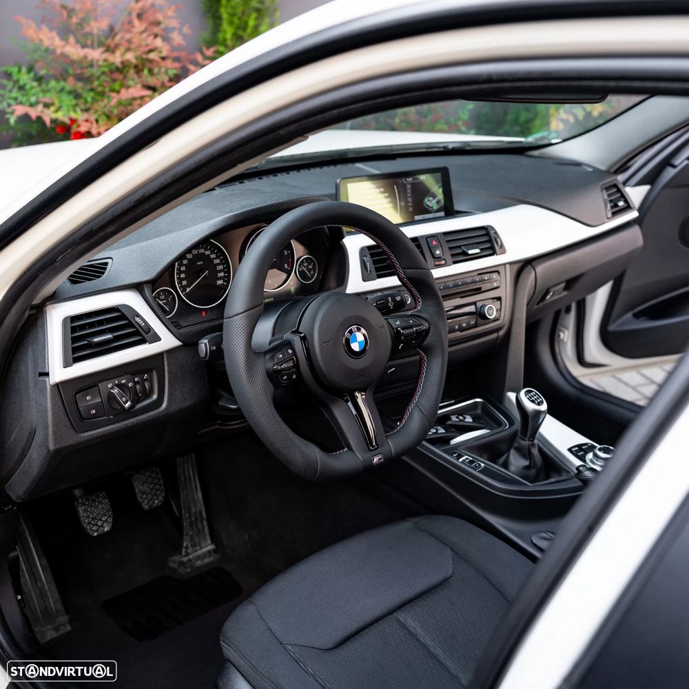 BMW 320 d Sport Line - 8