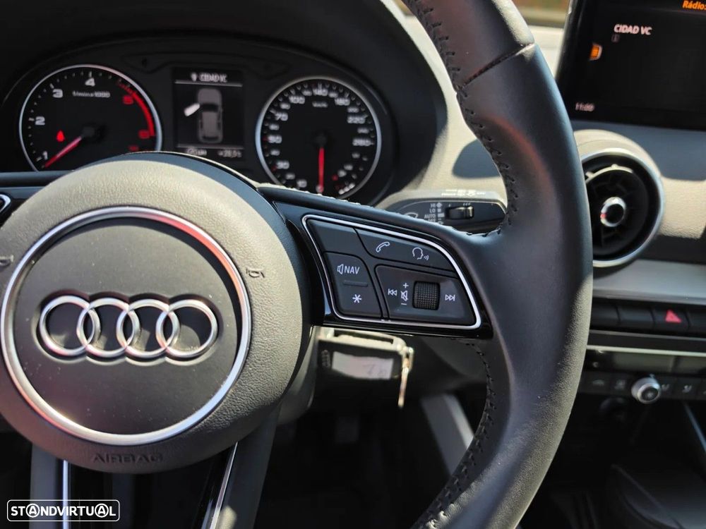 Audi Q2 1.6 TDI Design - 17