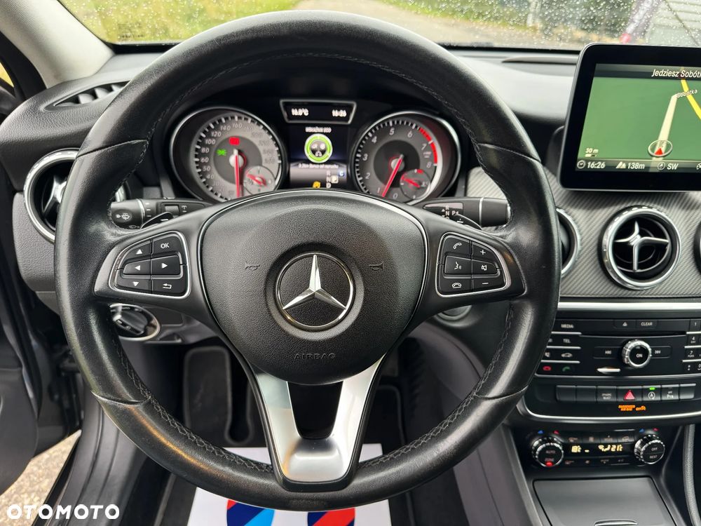 Mercedes-Benz GLA - 35