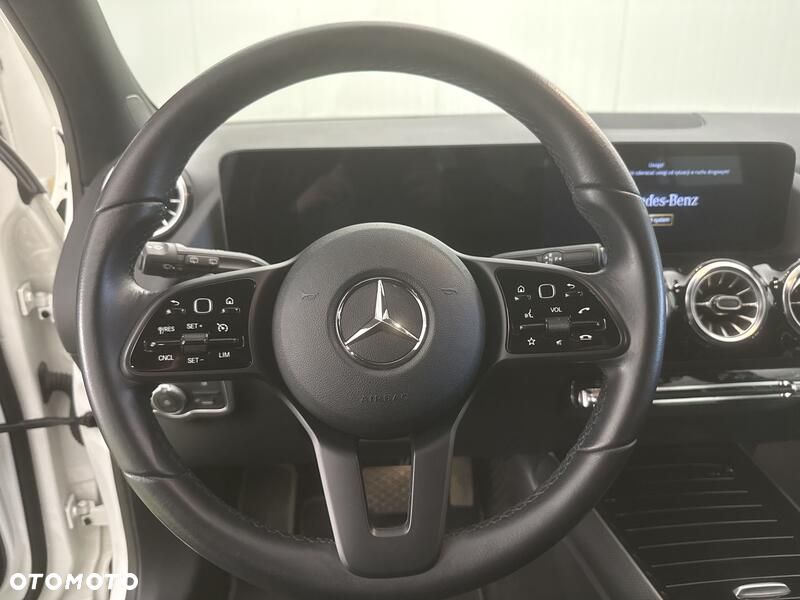 Mercedes-Benz GLA 200 - 13