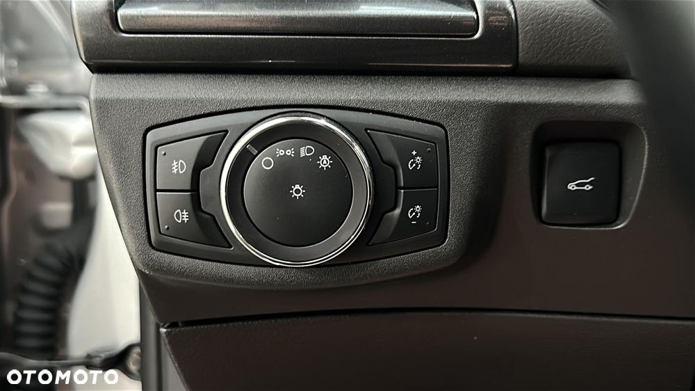 Ford Mondeo - 26