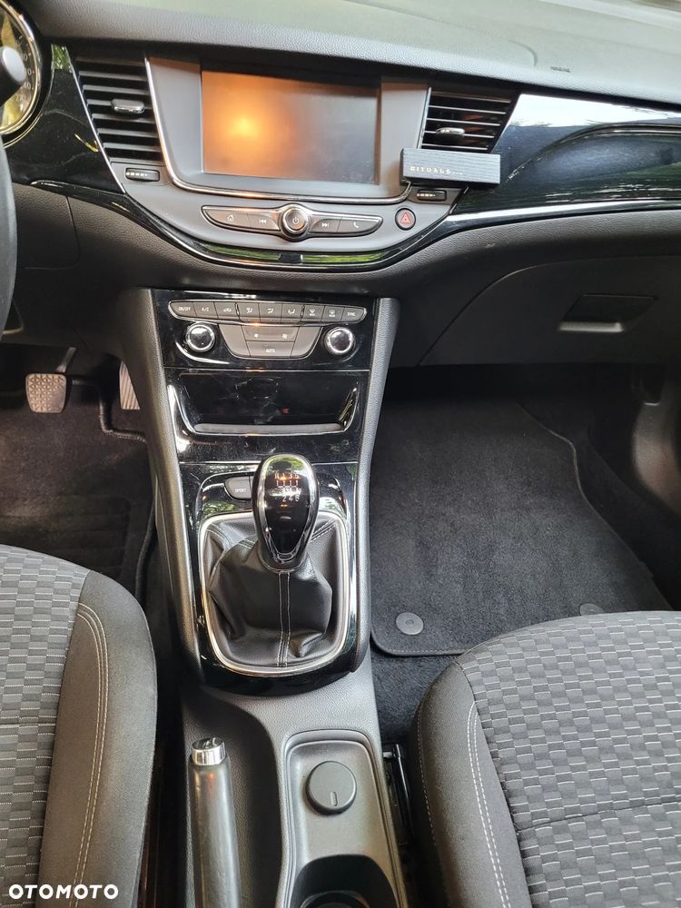 Opel Astra 1.6 CDTI Dynamic - 11