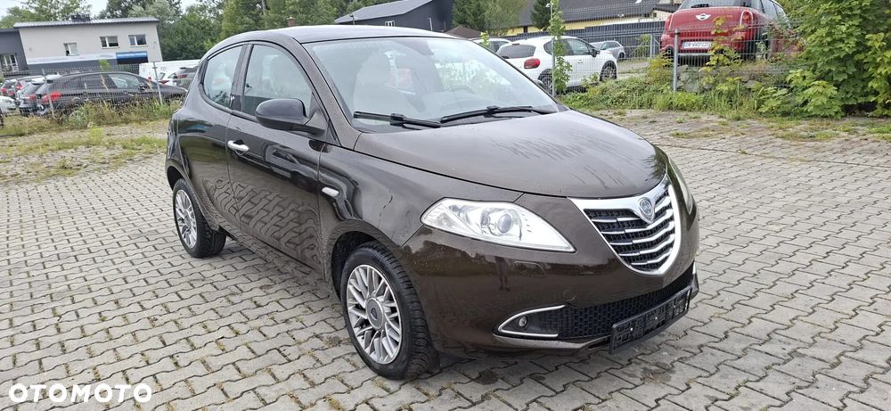 Lancia Ypsilon Y 0.9 TwinAir Turbo 8V Automatik Platinum - 2