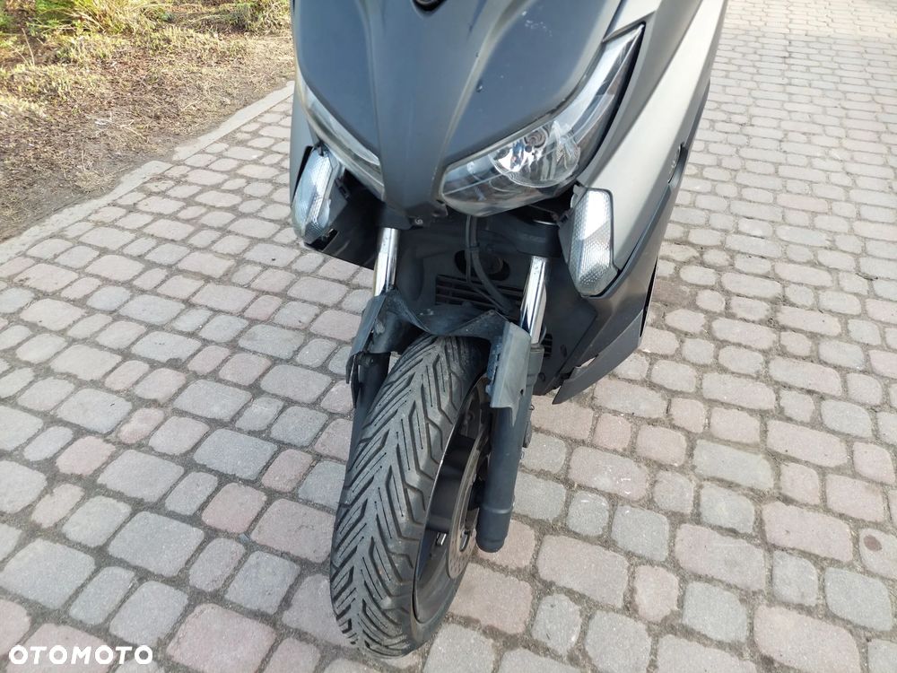 Yamaha X-max - 8