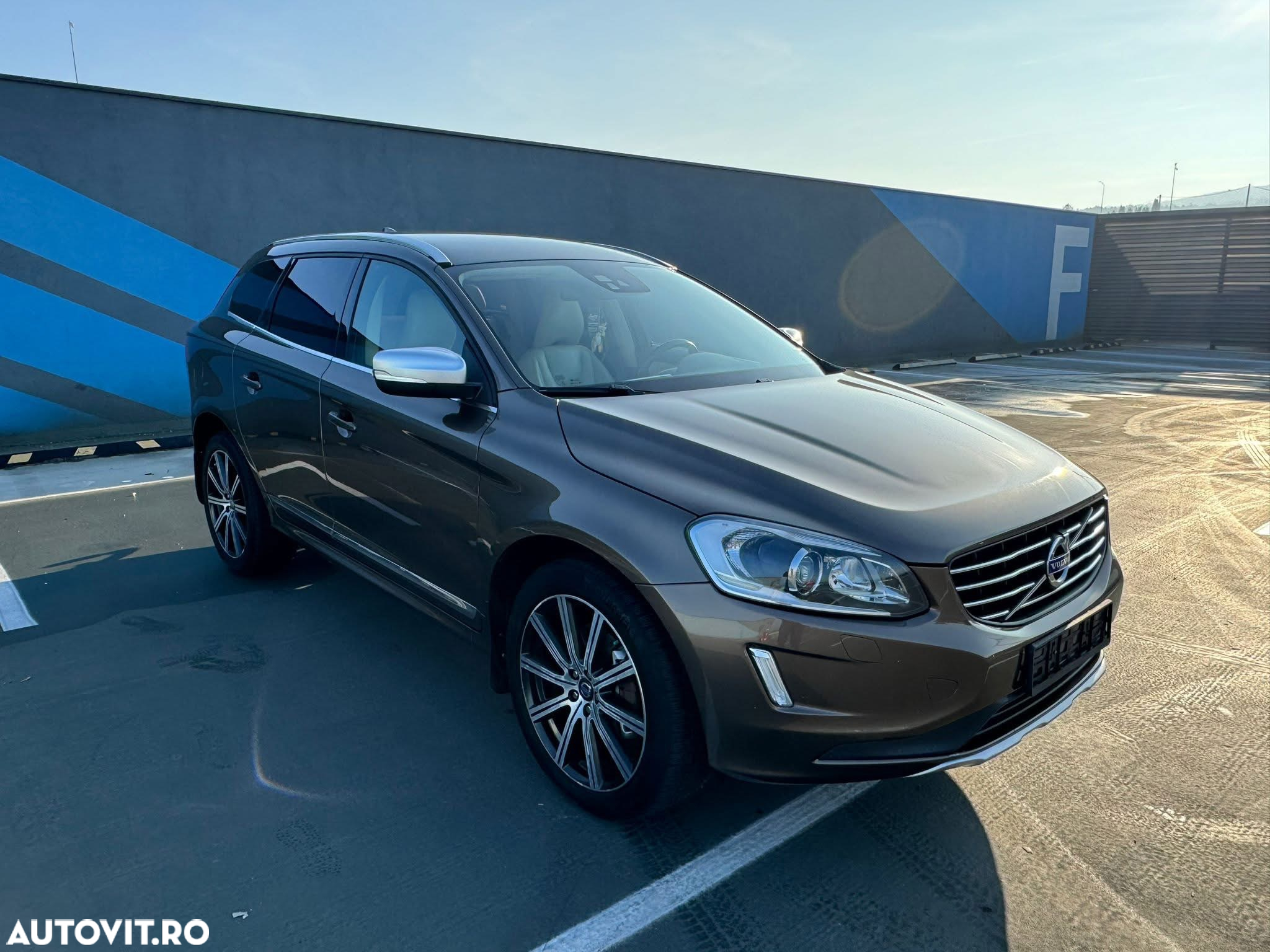 Volvo XC 60 D5 AWD Summum - 2