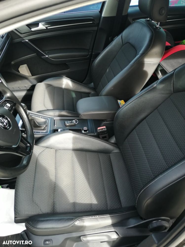 Volkswagen Golf - 12