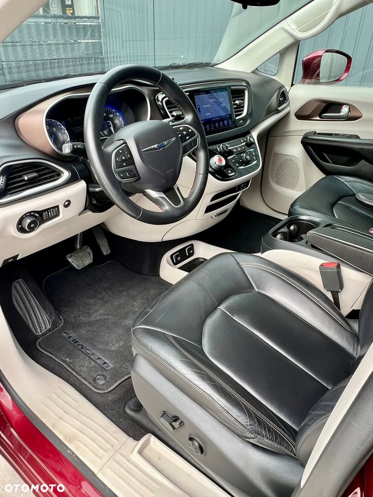 Chrysler Pacifica - 13