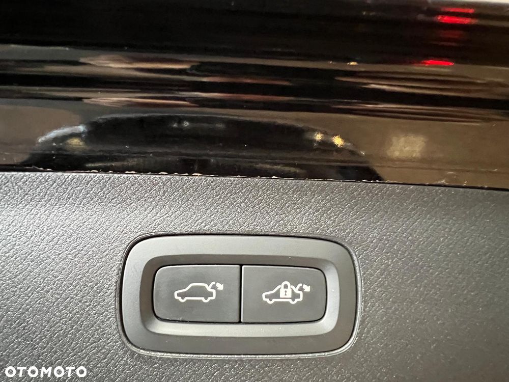 Volvo XC 90 T8 AWD Plug-In Hybrid Inscription 7os - 27