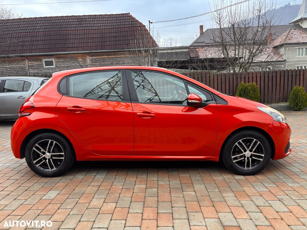 Peugeot 208 1.2 L PureTech Style - 10