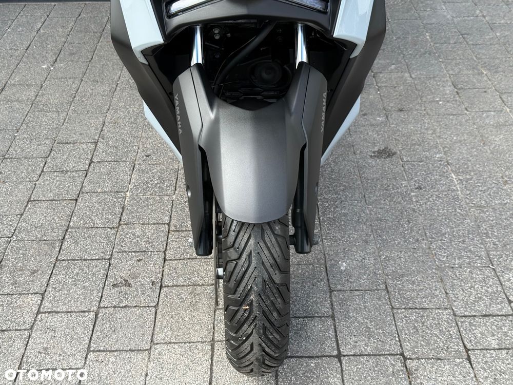 Yamaha X-max - 32