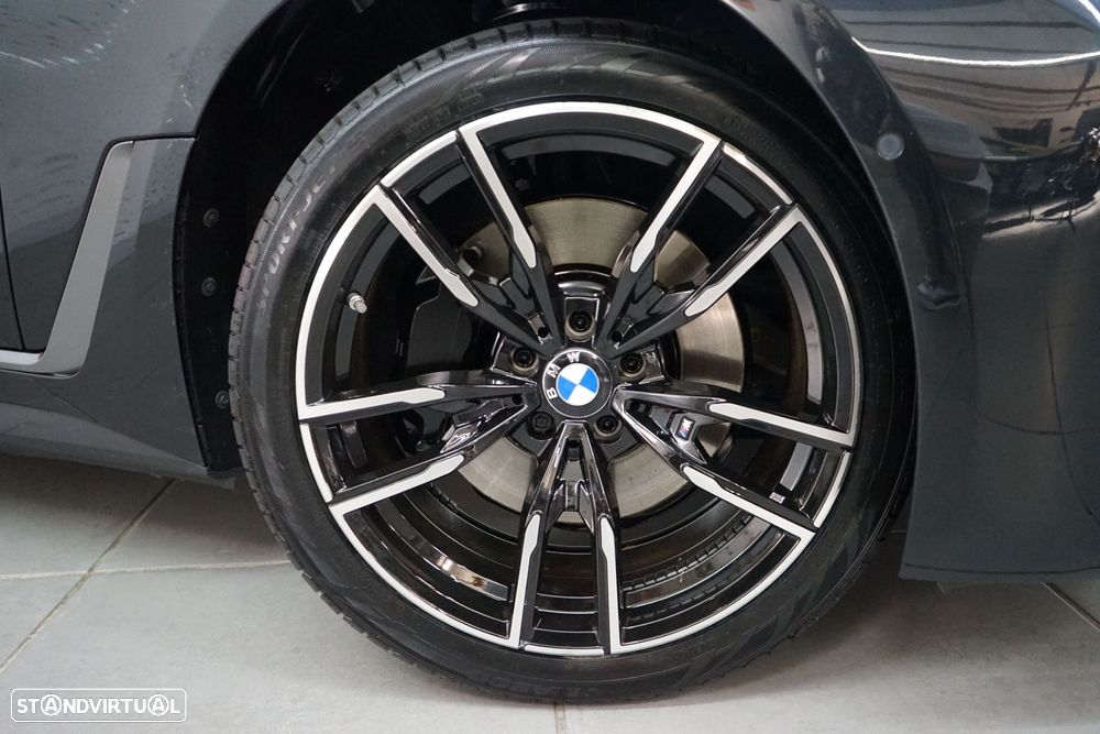 BMW i4 eDrive40 Desportiva M - 11