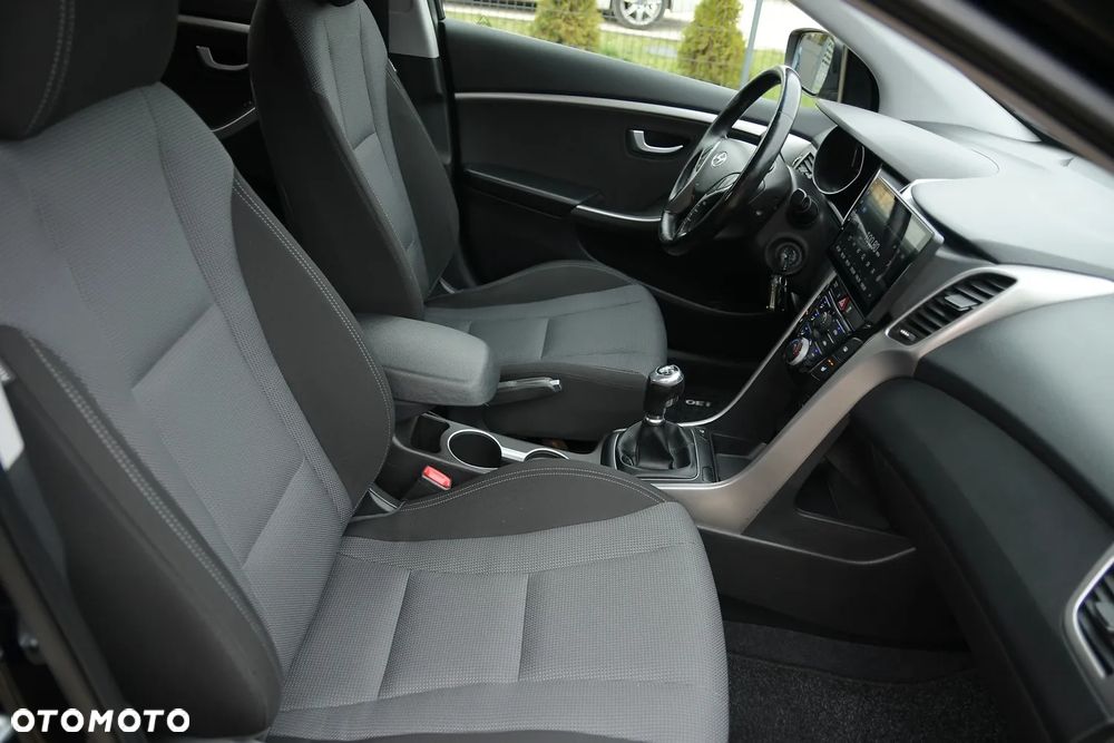 Hyundai i30 1.4 Premium - 16