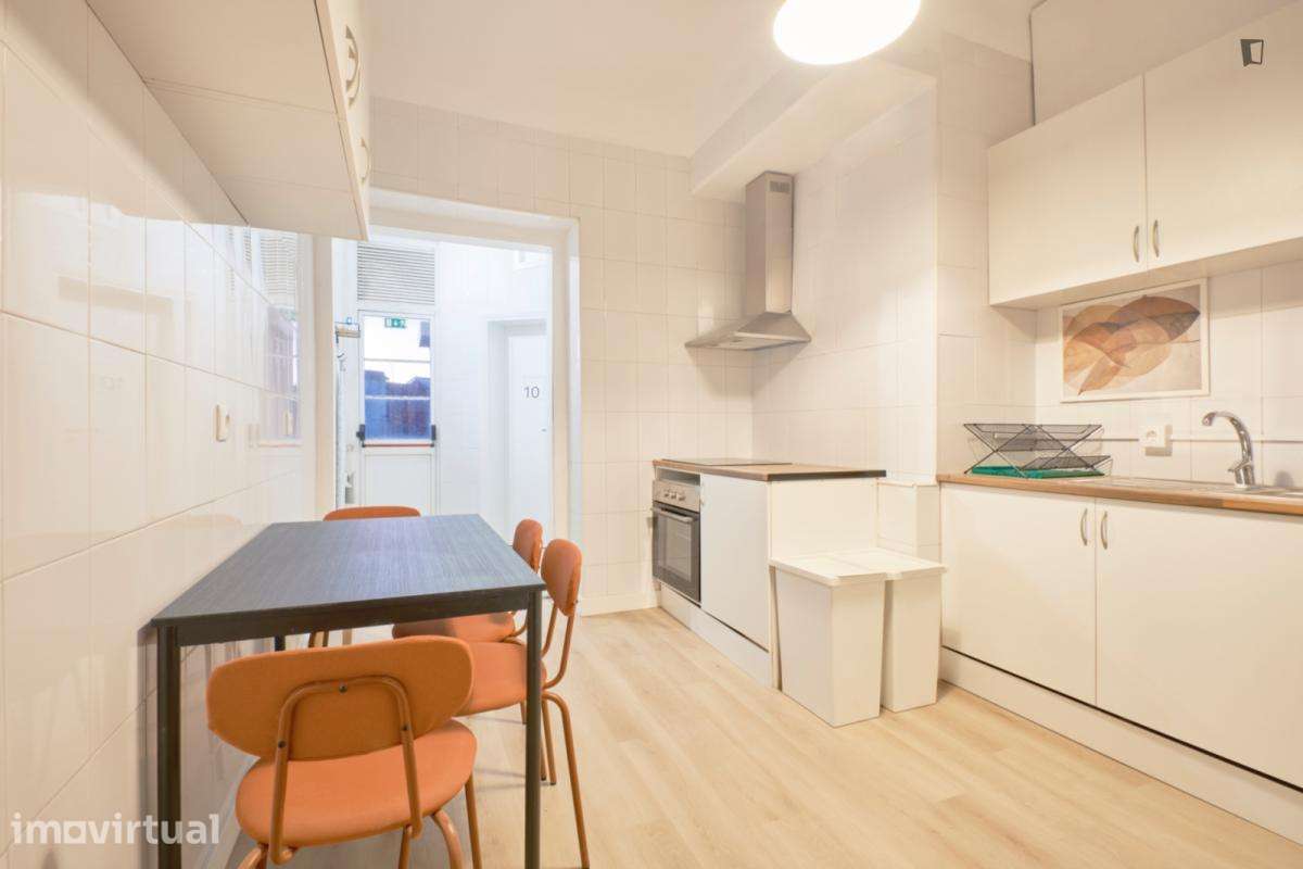 Quarto - localizado em Alameda Lisbon - Grande imagem: 5/41