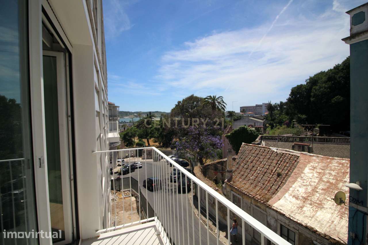 Luxuoso apartamento T2 com vista de rio em Alcântara, Lisboa - Grande imagem: 4/13