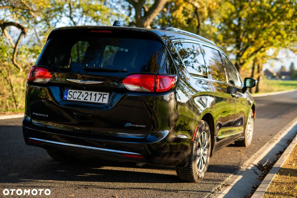 Chrysler Pacifica - 2