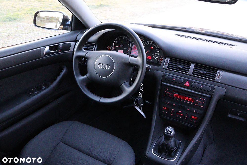 Audi A6 Avant 2.4 - 23