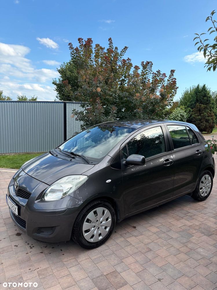 Toyota Yaris - 1