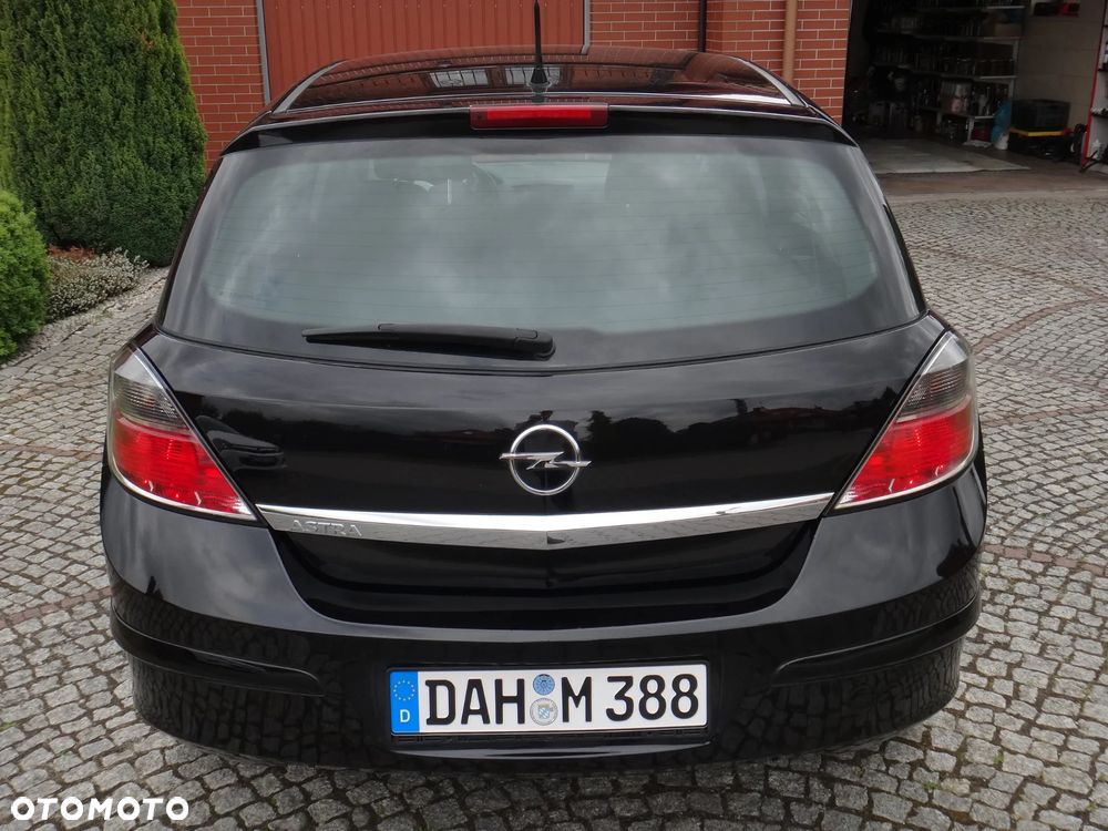 Opel Astra 1.6 Innovation - 28