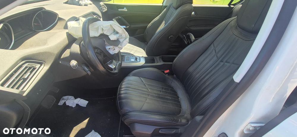 Peugeot 308 1.2 PureTech Allure S&S - 19