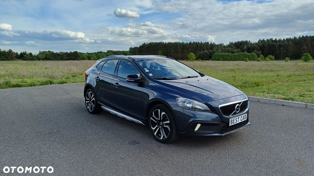 Volvo V40 Cross Country D2 Momentum - 1