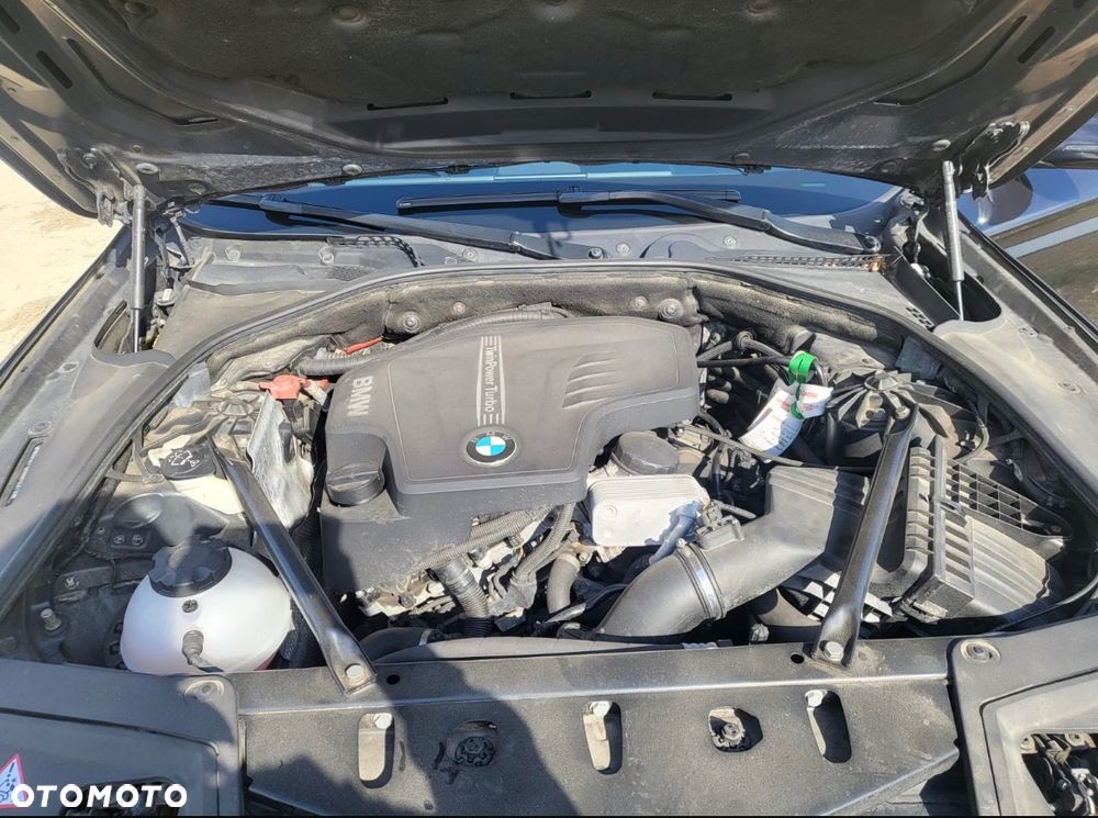 BMW Seria 5 528i xDrive - 27