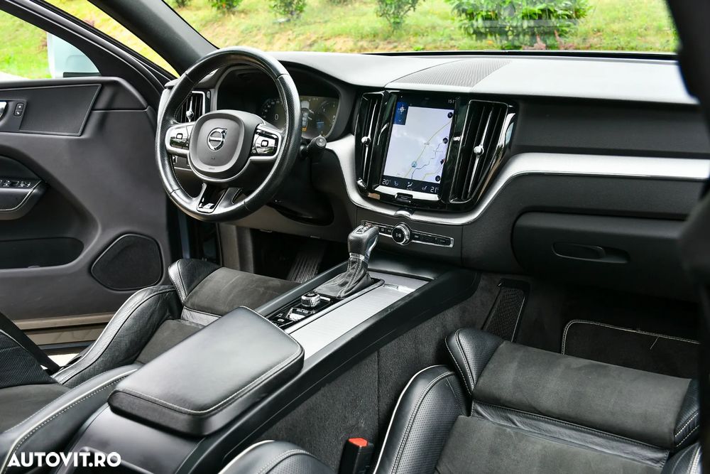 Volvo XC 60 D4 AWD R-Design - 28
