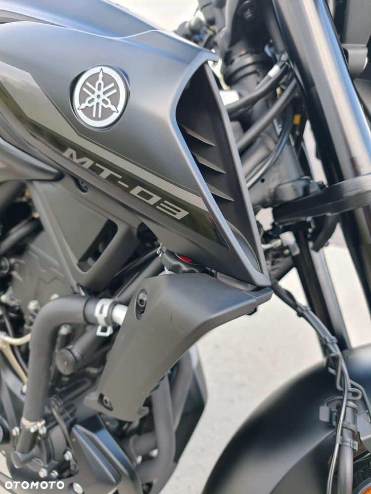 Yamaha MT - 30