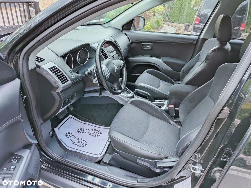 Mitsubishi Outlander 2.2 DI-D 4WD TC-SST Intense - 11