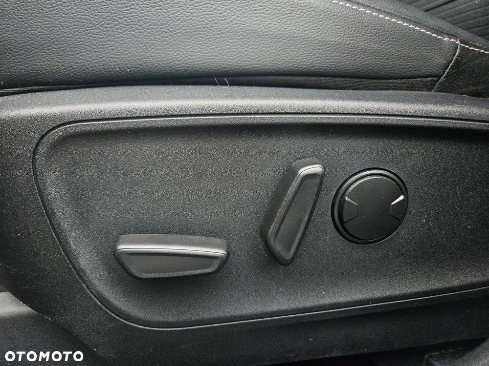 Ford Kuga - 22