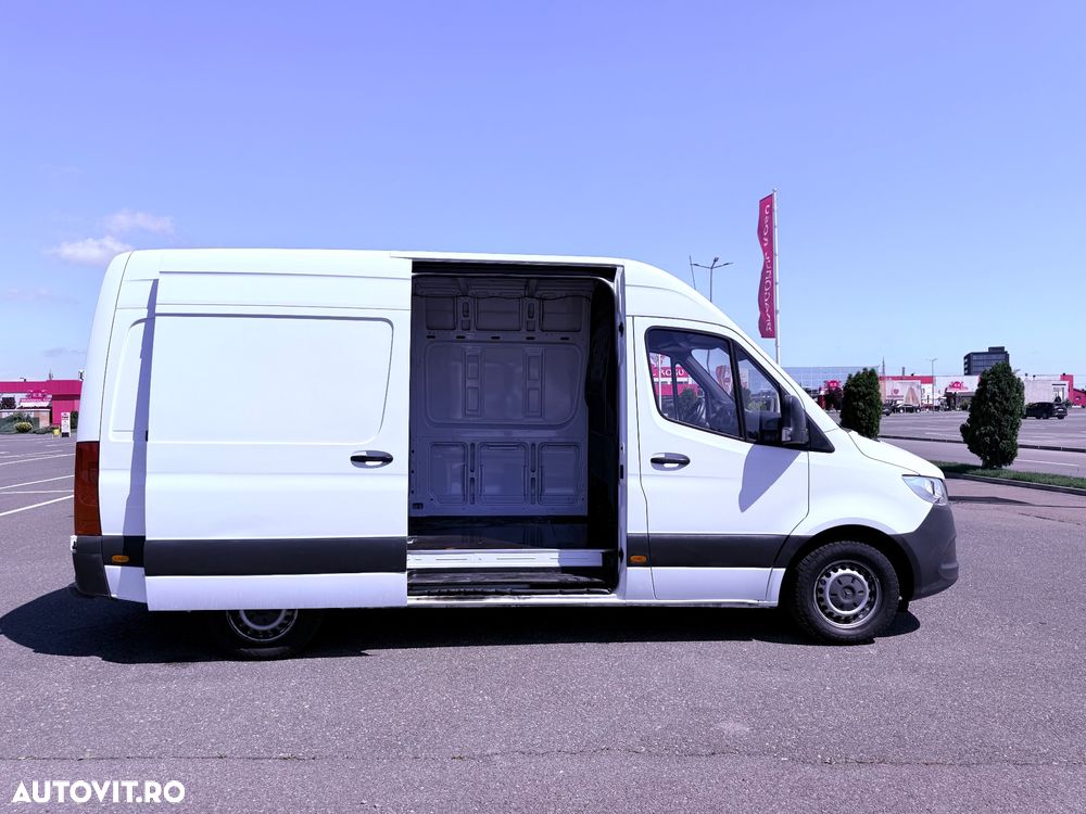 Mercedes-Benz Sprinter - 14