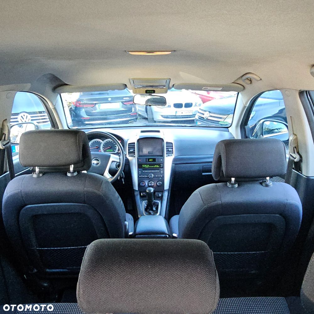 Chevrolet Captiva 2.4 LS 5os - 22