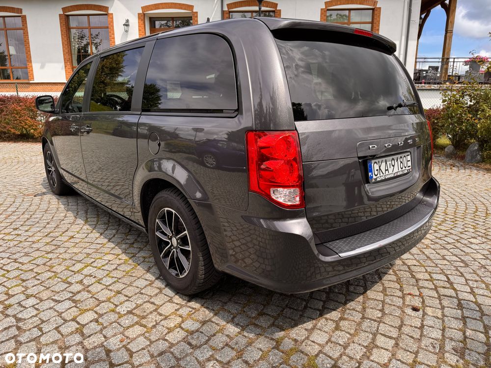 Dodge Grand Caravan 3.6 R/T - 2