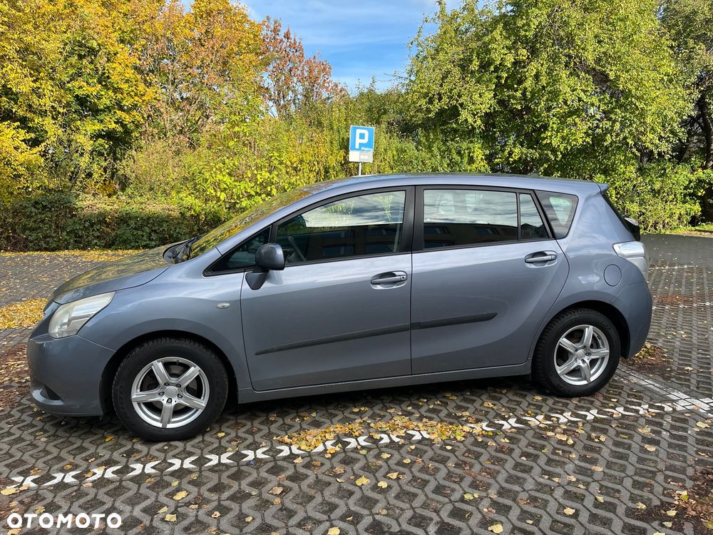 Toyota Verso 2.0 D-4D - 1