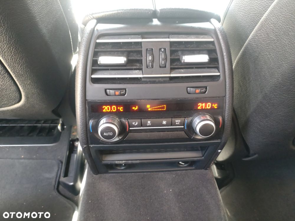 BMW Seria 7 740i - 14