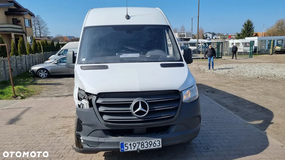 Mercedes-Benz Sprinter - 14
