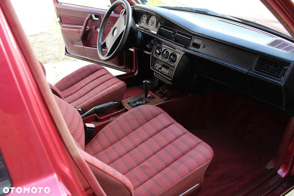 Mercedes-Benz W201 (190) - 17