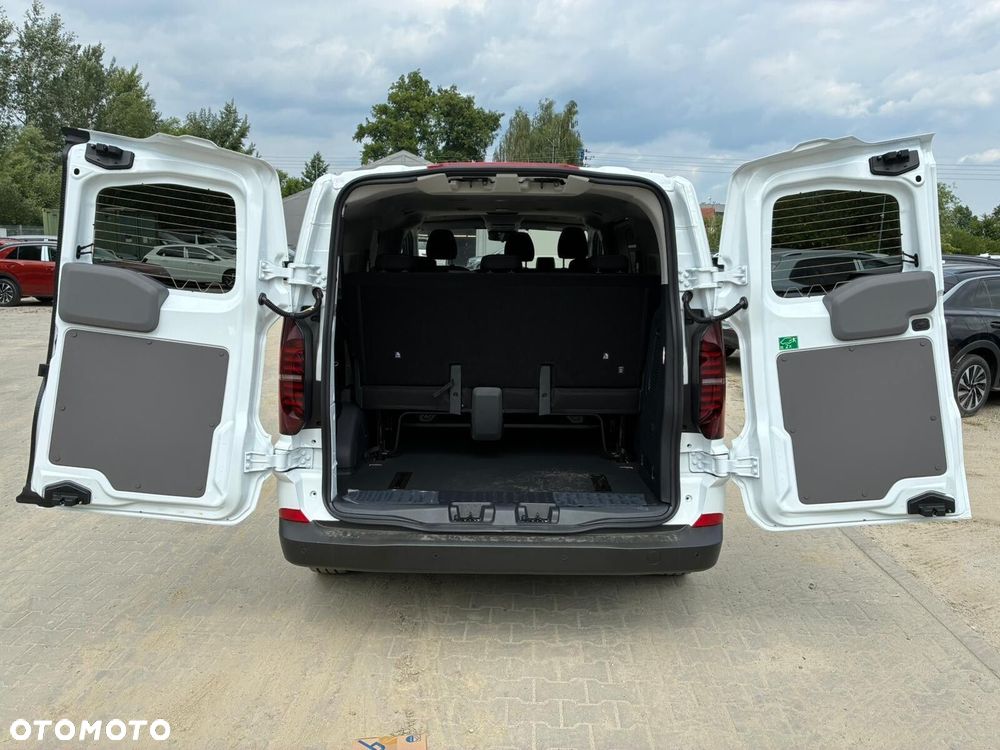 Volkswagen Transporter Kombi L1H1 M1 - 12