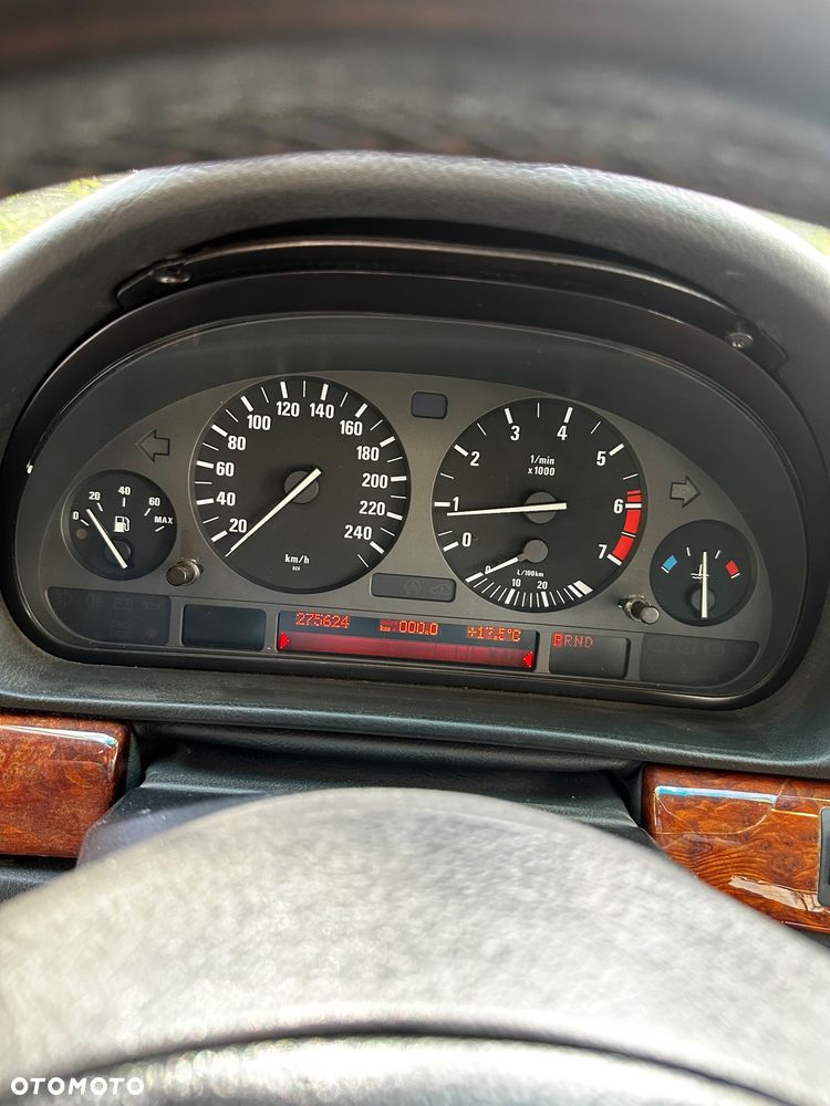 BMW Seria 7 - 8