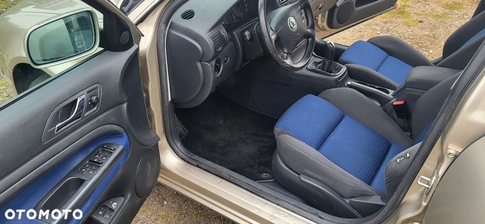 Skoda Superb 1.8 Turbo Comfort - 14