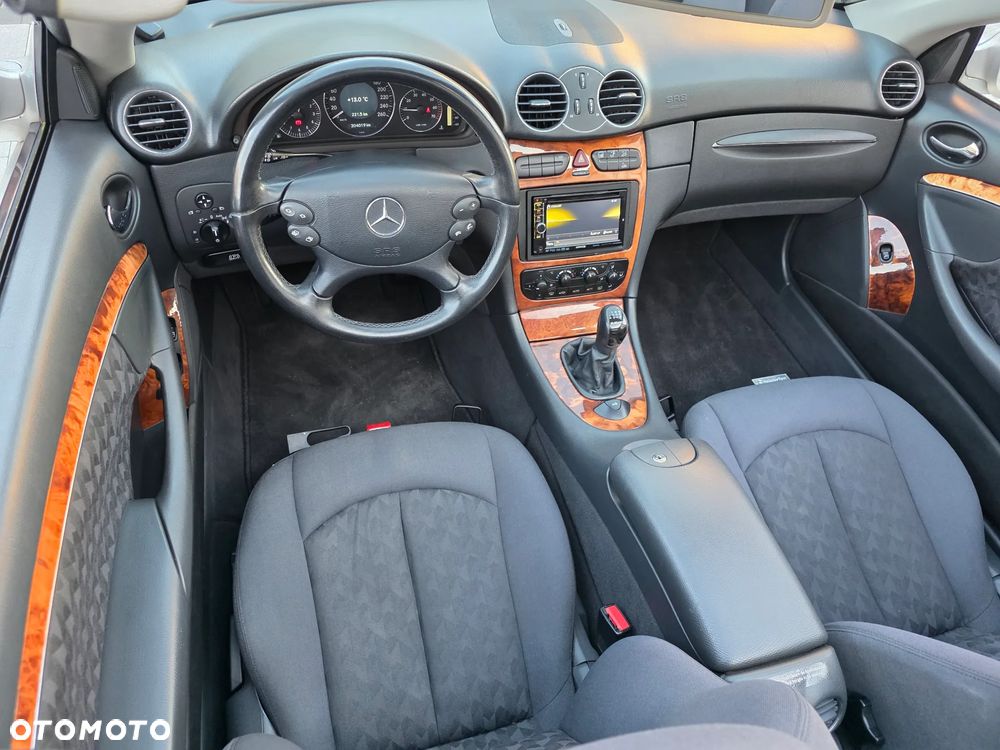 Mercedes-Benz CLK - 24