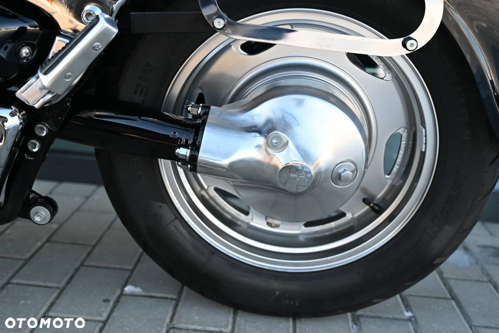 Suzuki Intruder - 25