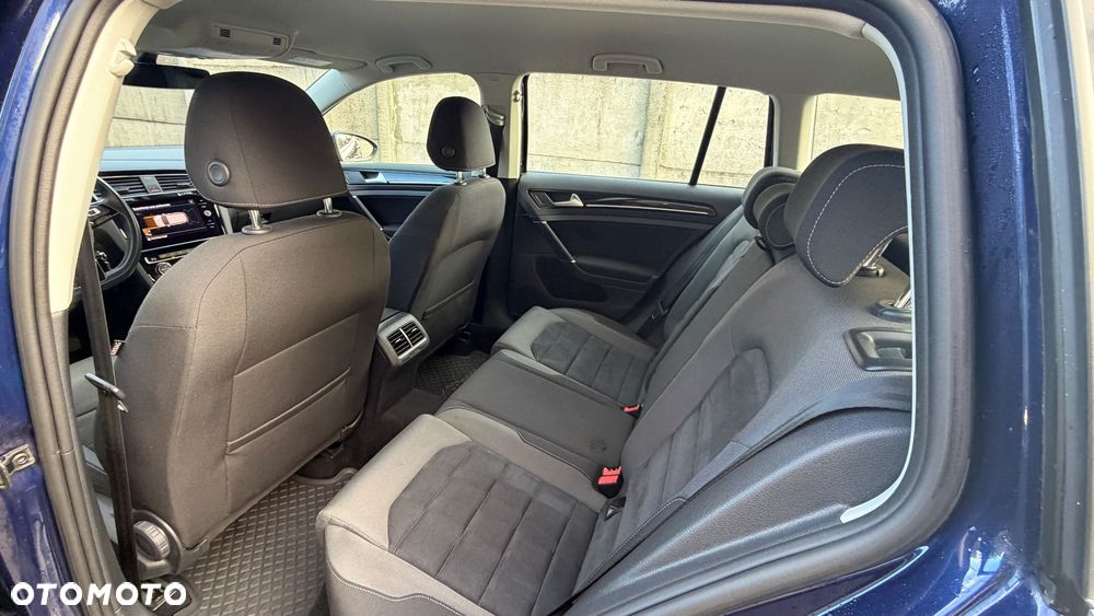 Volkswagen Golf - 31